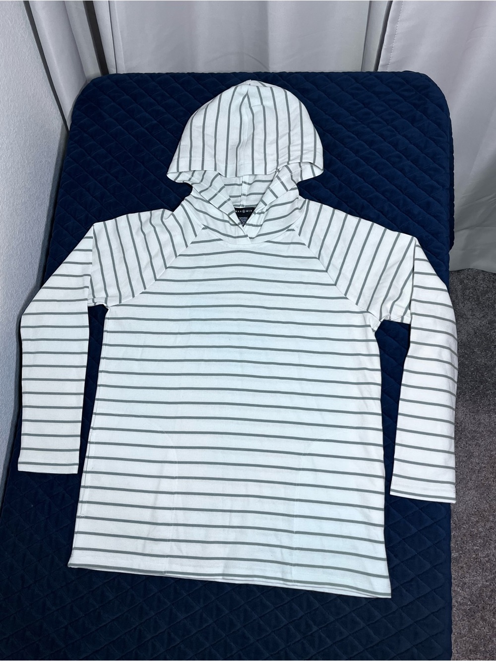 Women’s Sweater White/Green Horizontal Stripe Lightweight Hoodie Long Sleeve (S)